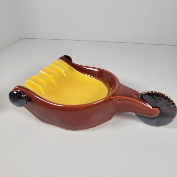 Vintage Yellow and Brown Spur Ashtray with Handle, Mid-Century Modern Farmhouse - Picture 8 of 15